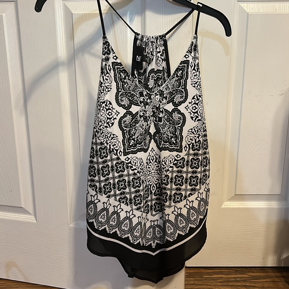 Black and whit tank top
